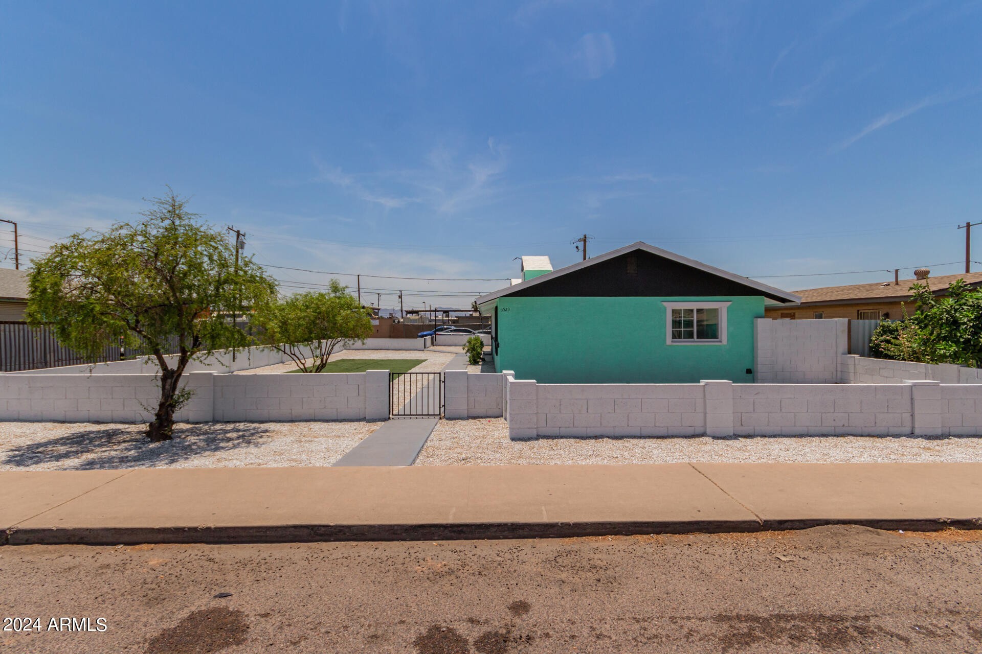 1. 3523 W Maricopa Street