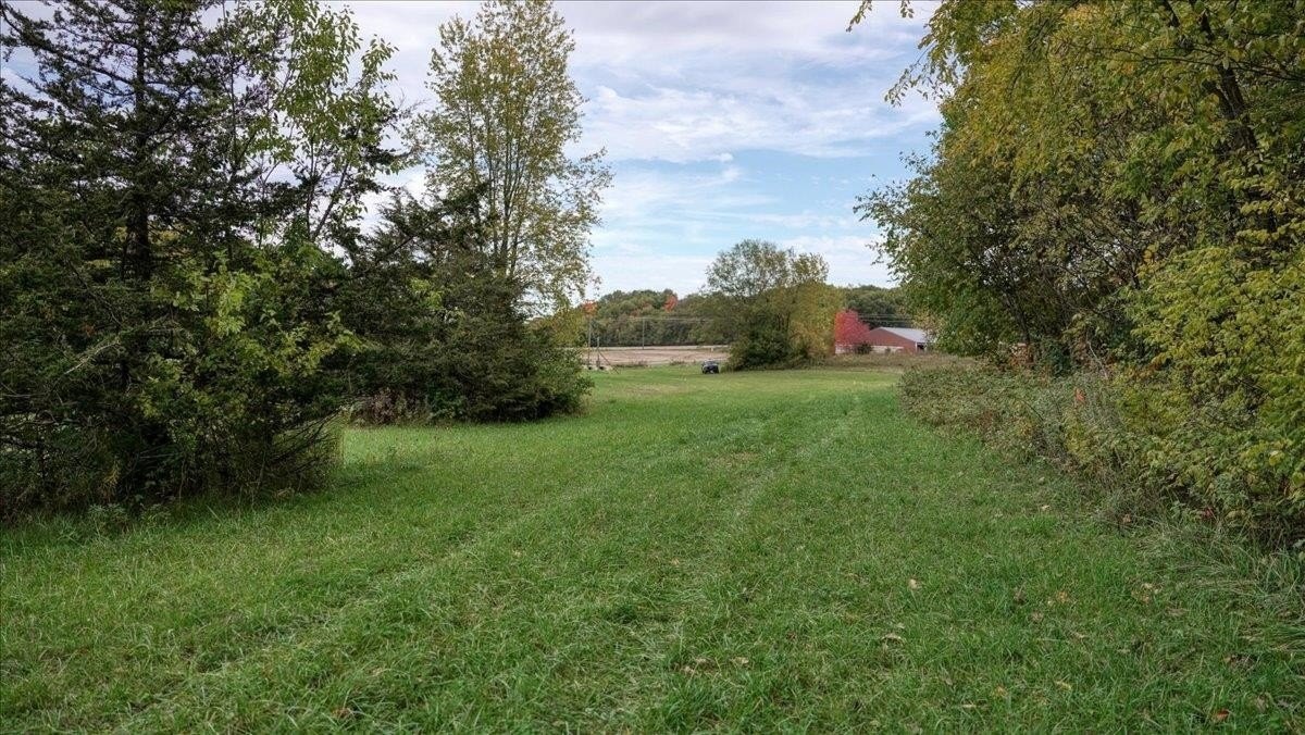 28. 3.11 Acres Delmore