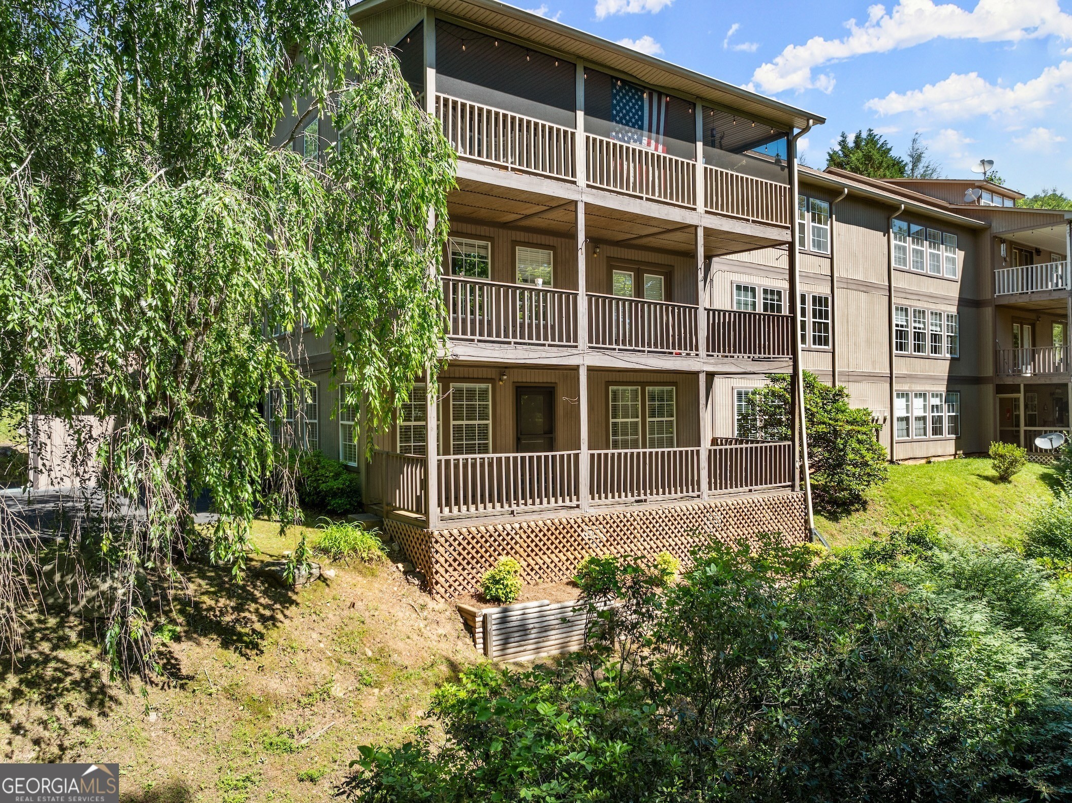 2. 330 Stornoway Dr. Unit