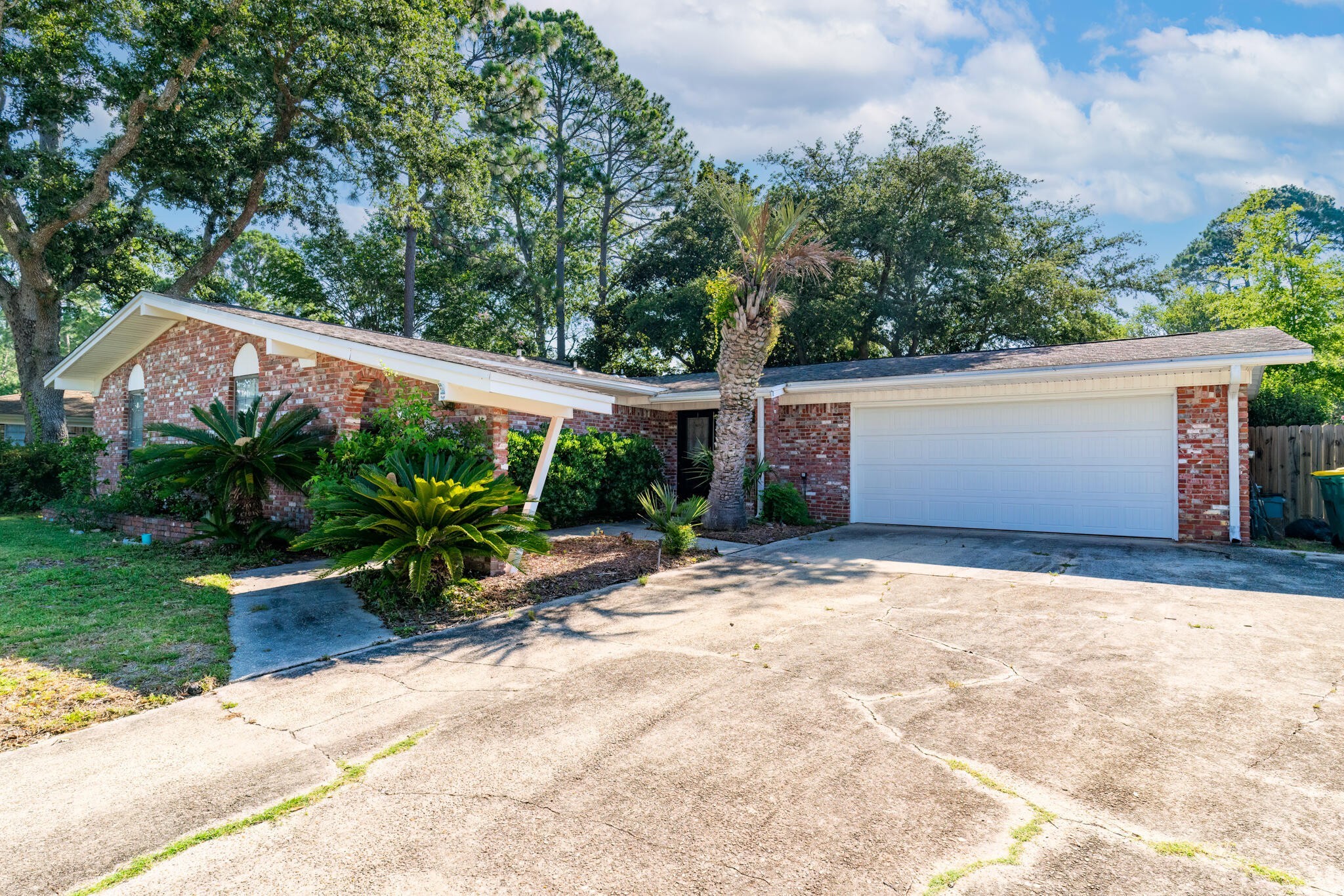 31. 702 Tarpon Lane