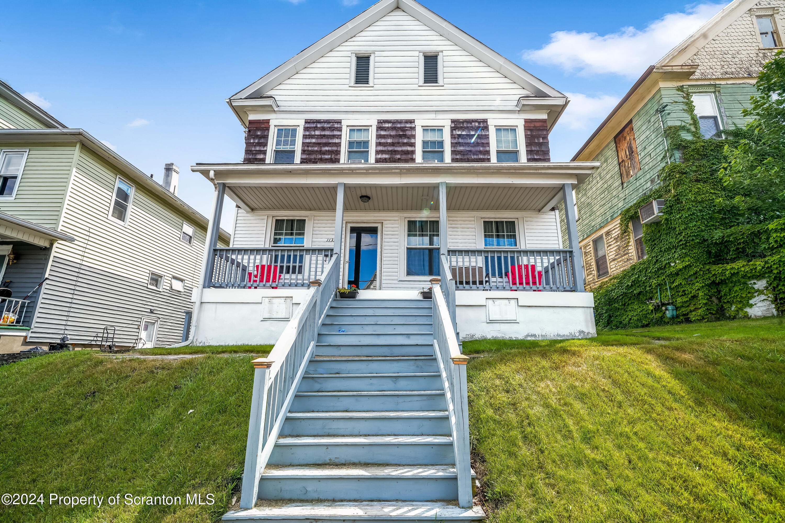 1. 1137 W Locust Street