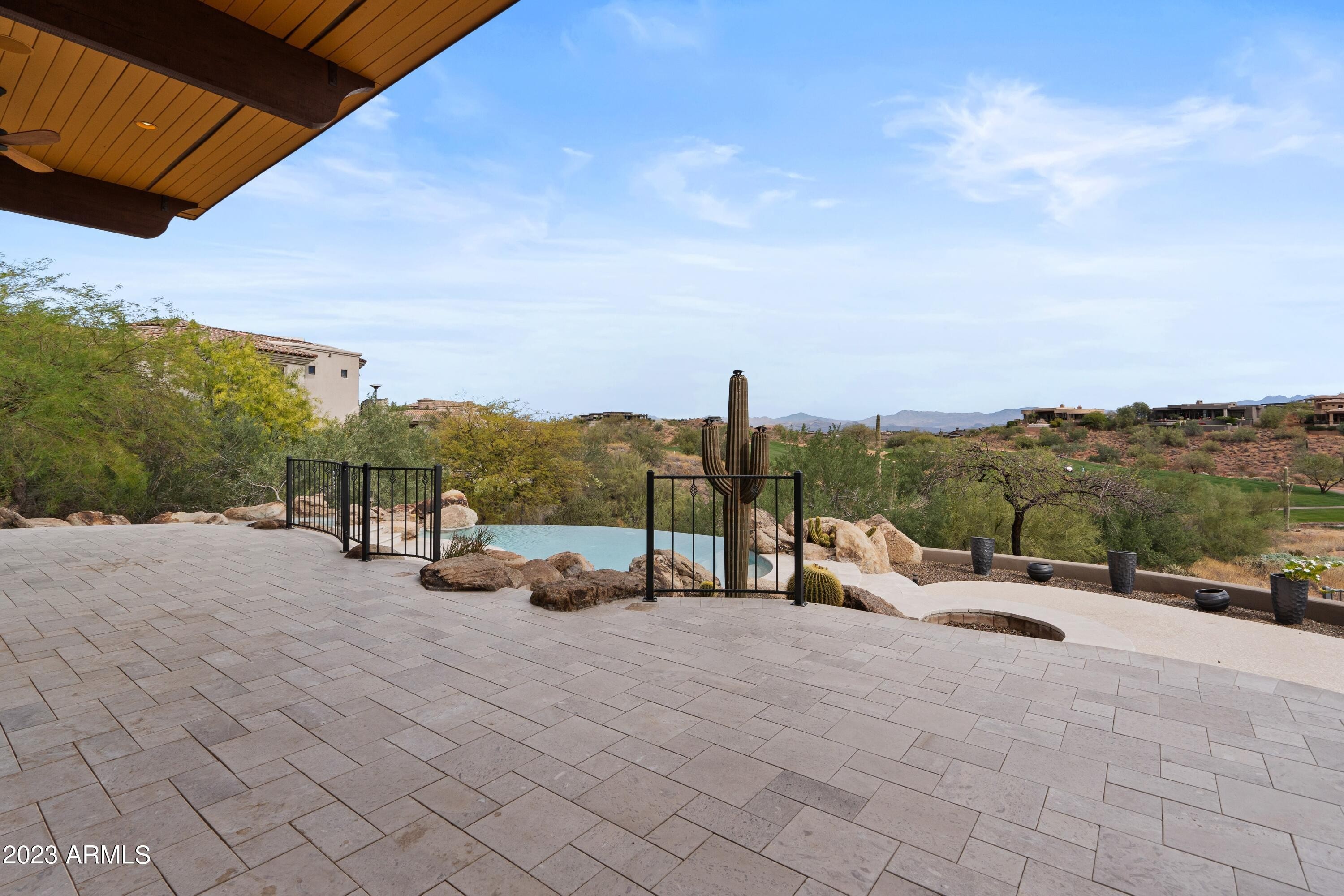 26. 9125 N Lava Bluff Trail