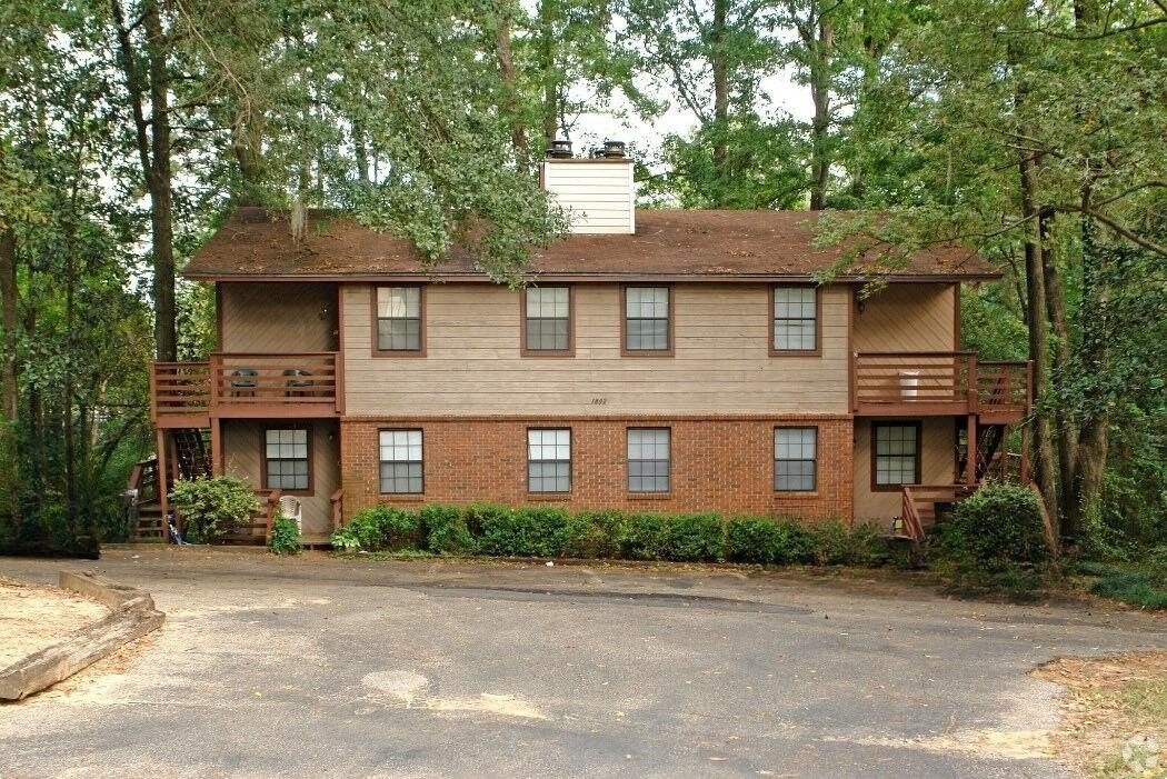 1. 1802 Sylvan Court