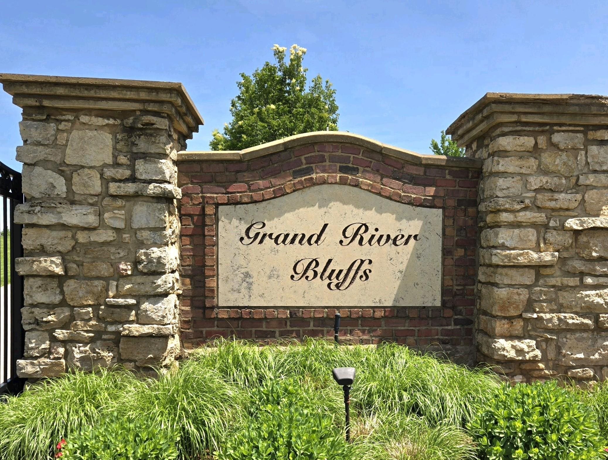 2. Lot 20 Grand River