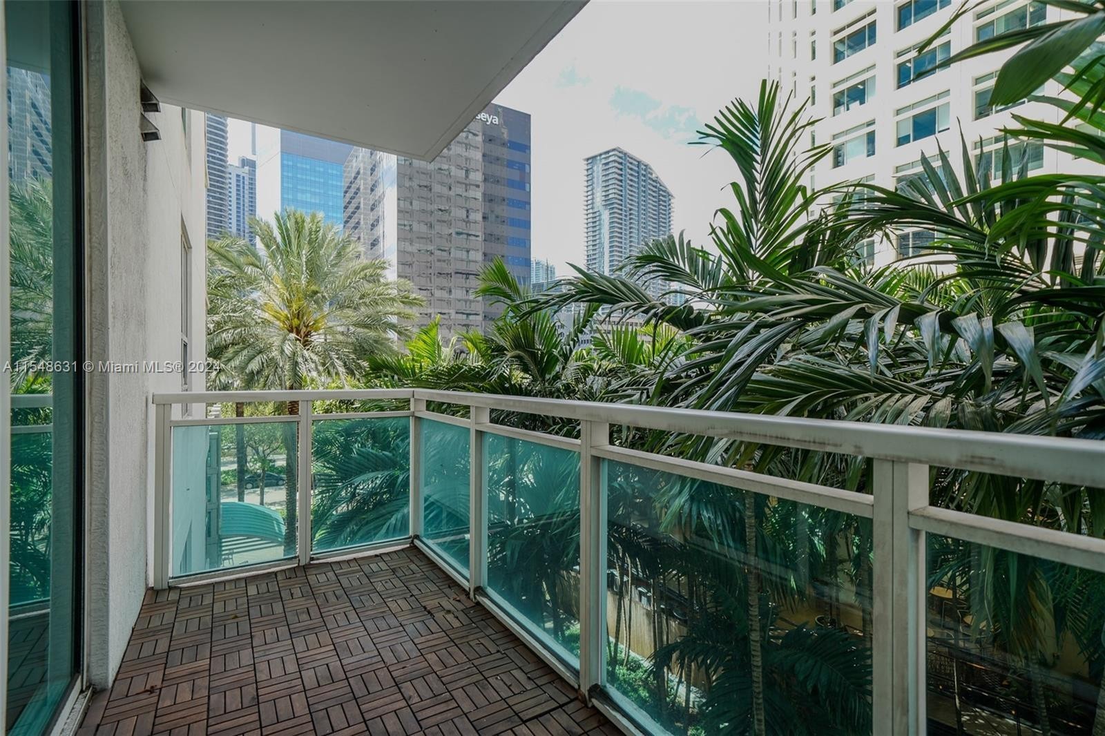 10. 950 Brickell Bay Dr