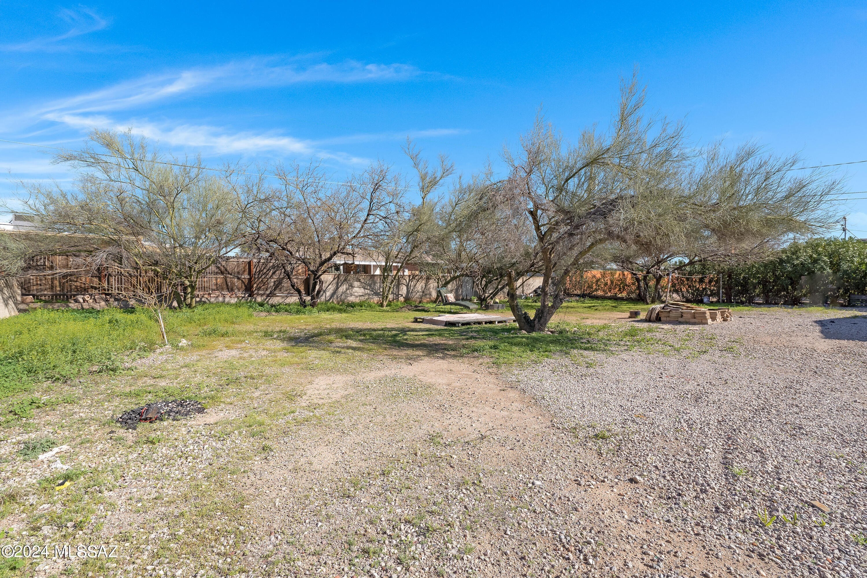 23. 2010 N Tucson Boulevard