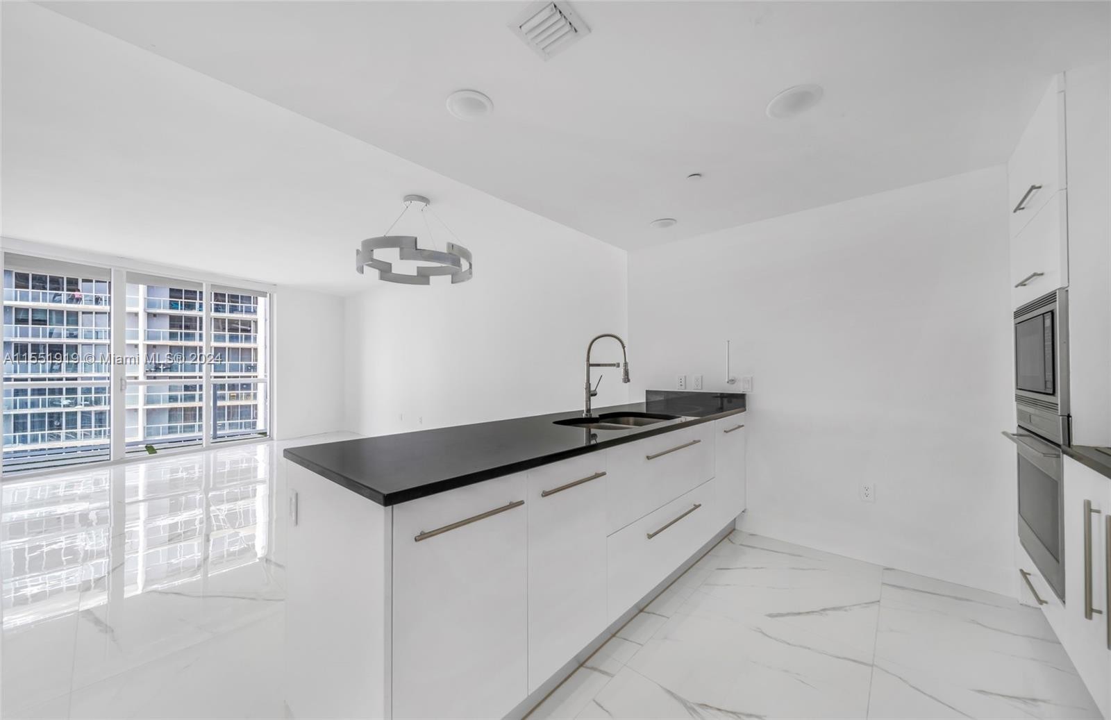 2. 475 Brickell Ave