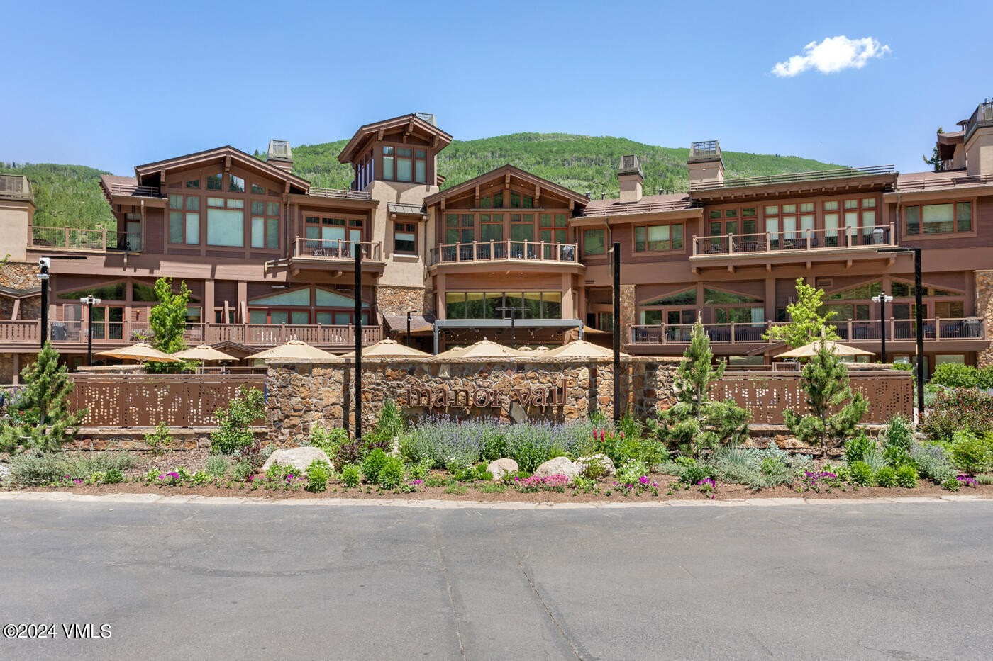 27. 595 Vail Valley Drive