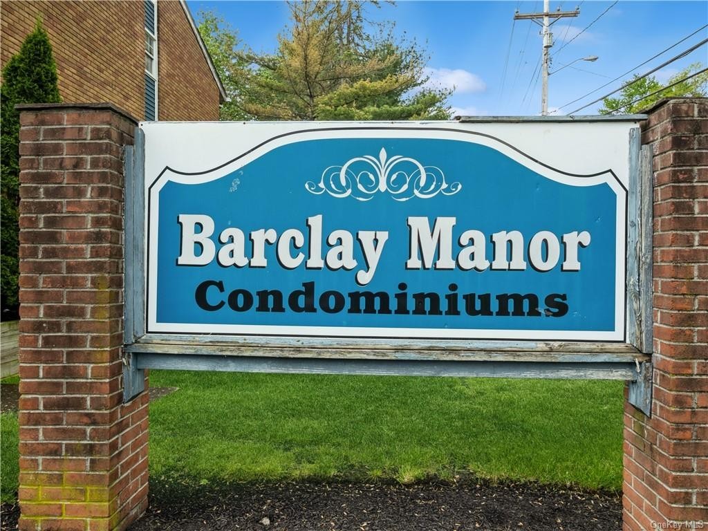 31. 2905 Barclay Manor