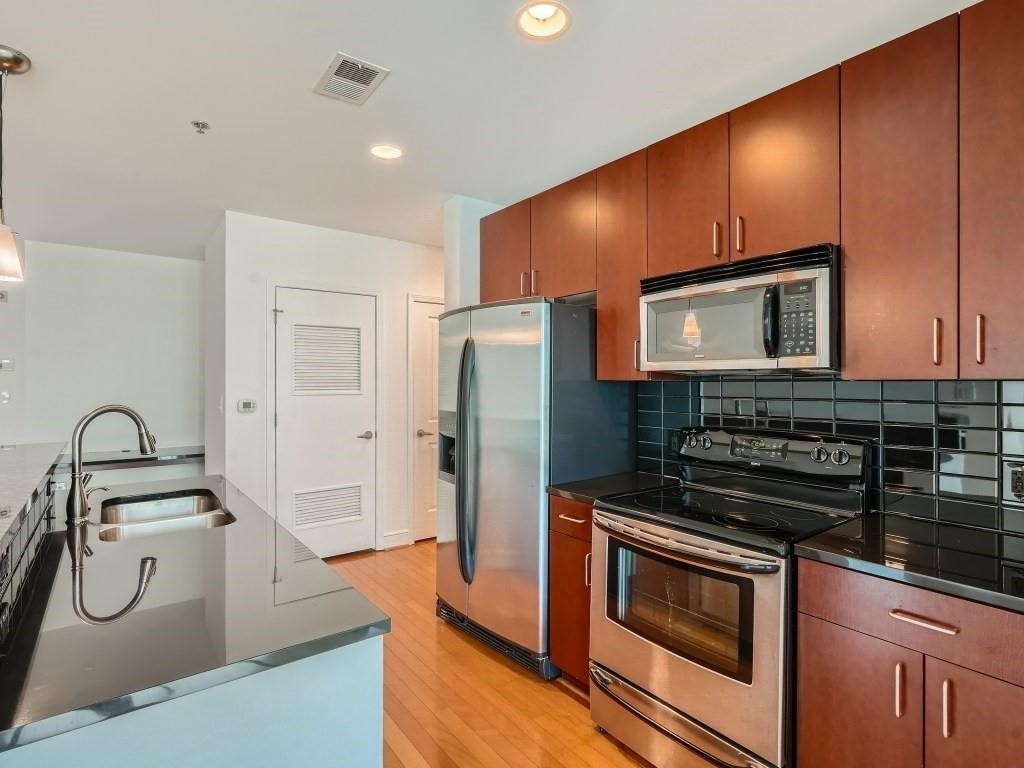 7. 950 Peachtree Street NW