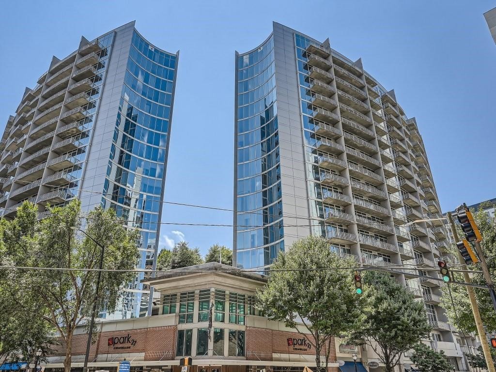 24. 950 Peachtree Street NW