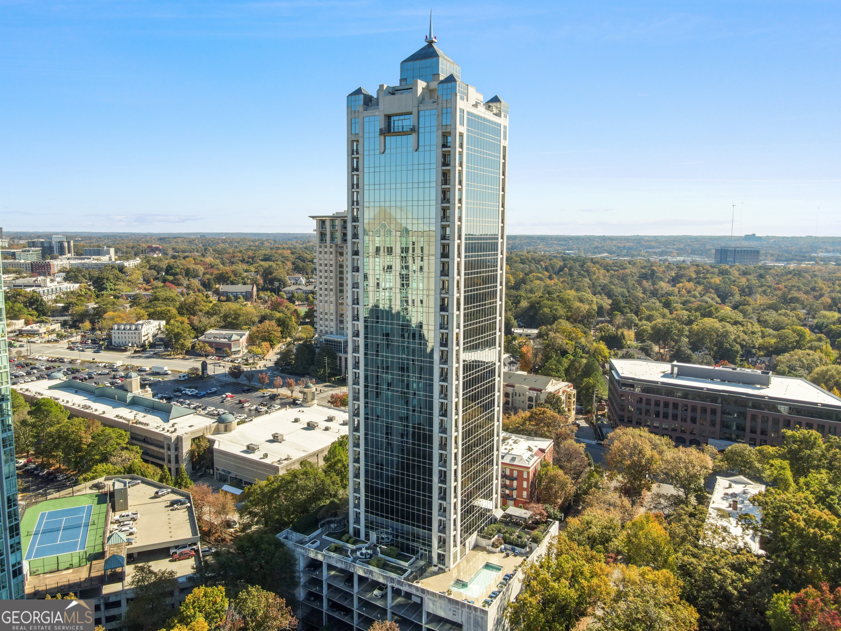 36. 2828 Peachtree Road NW