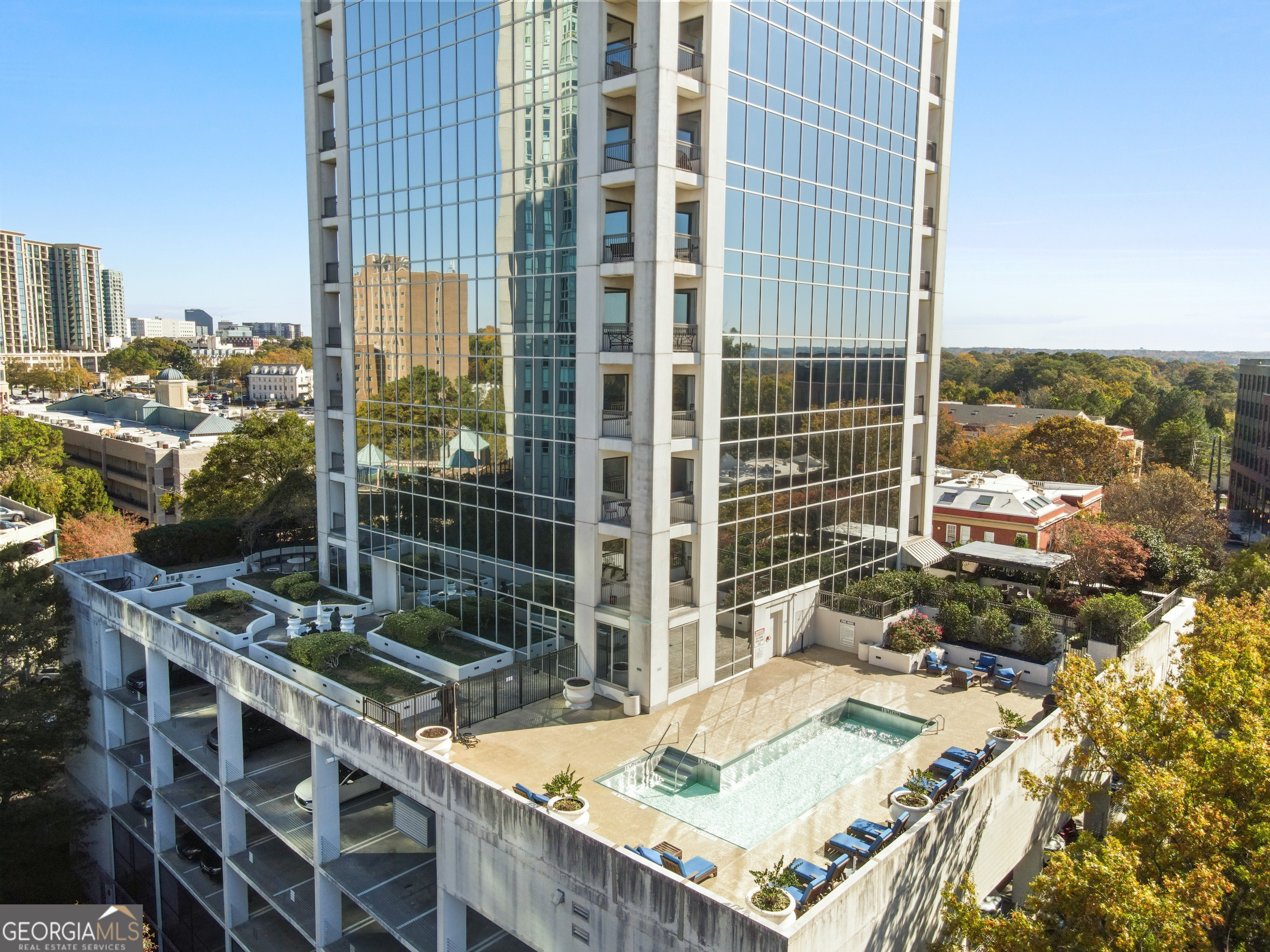 28. 2828 Peachtree Road NW