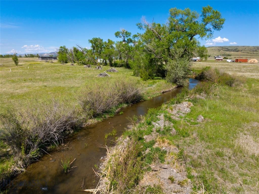 11. Nhn Madison River Road