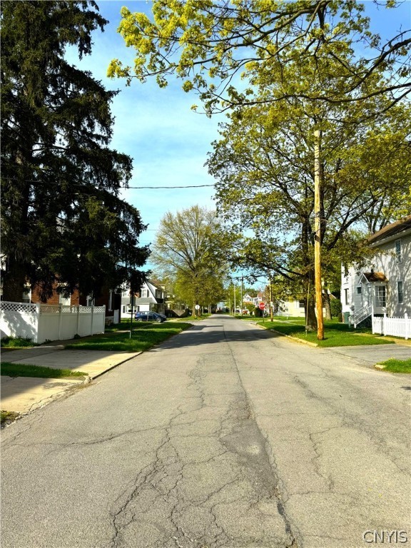 46. 1905-1907 Storrs Avenue