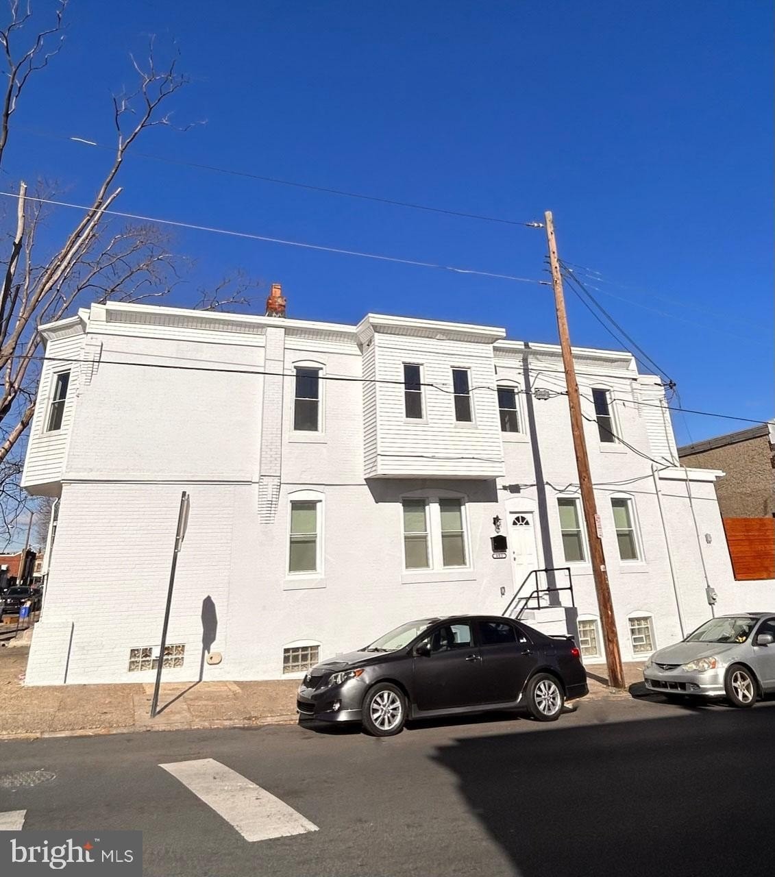 25. 401 W Ruscomb Street