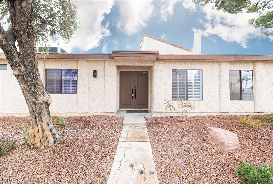 4. 3162 Pradera Circle