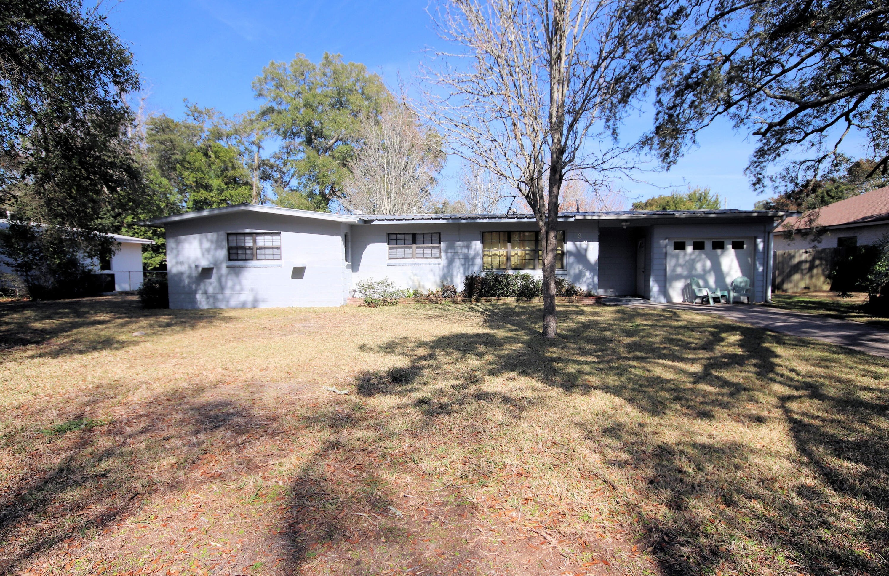 2. 347 NE Okaloosa Road