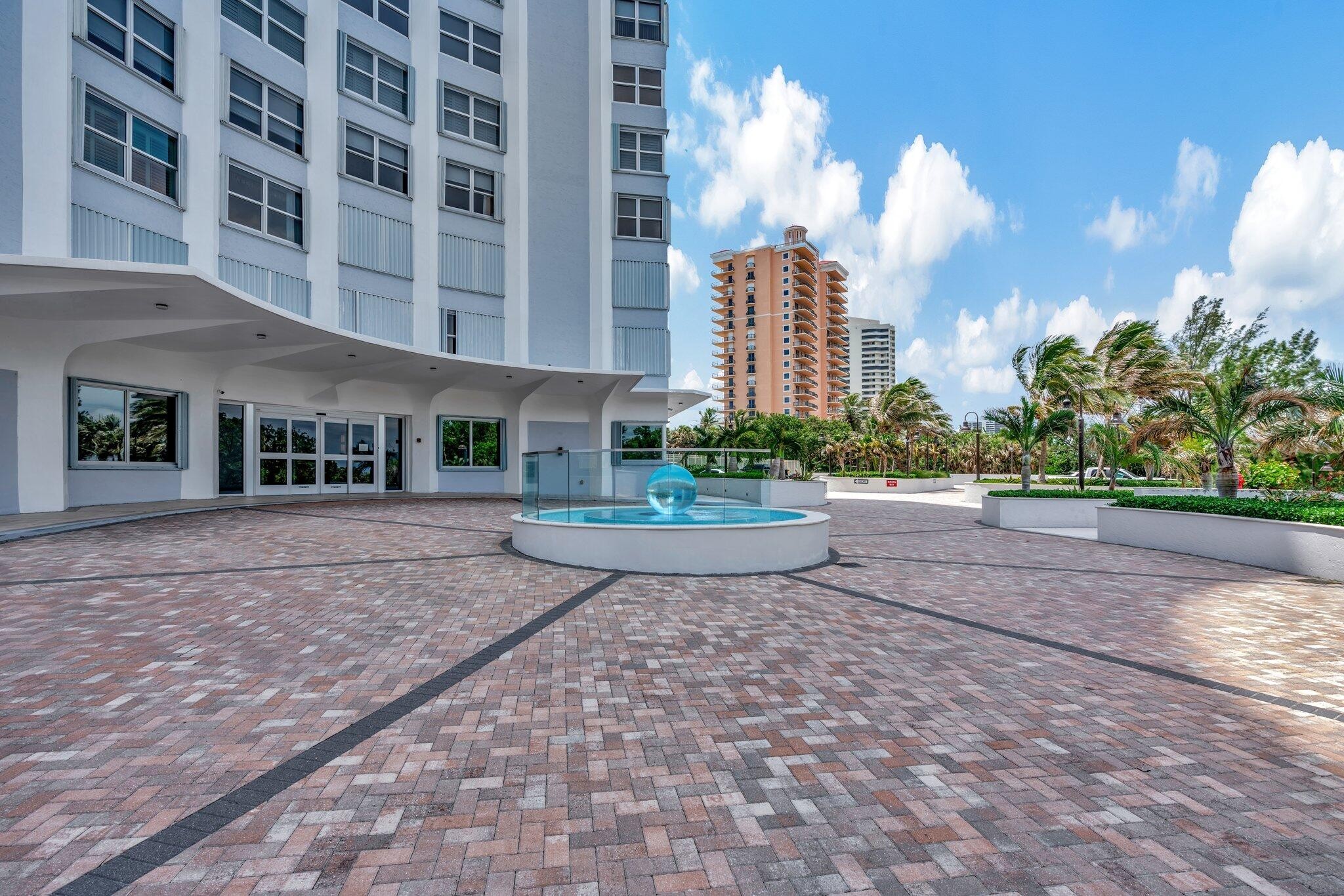 3. 5200 N Ocean Drive