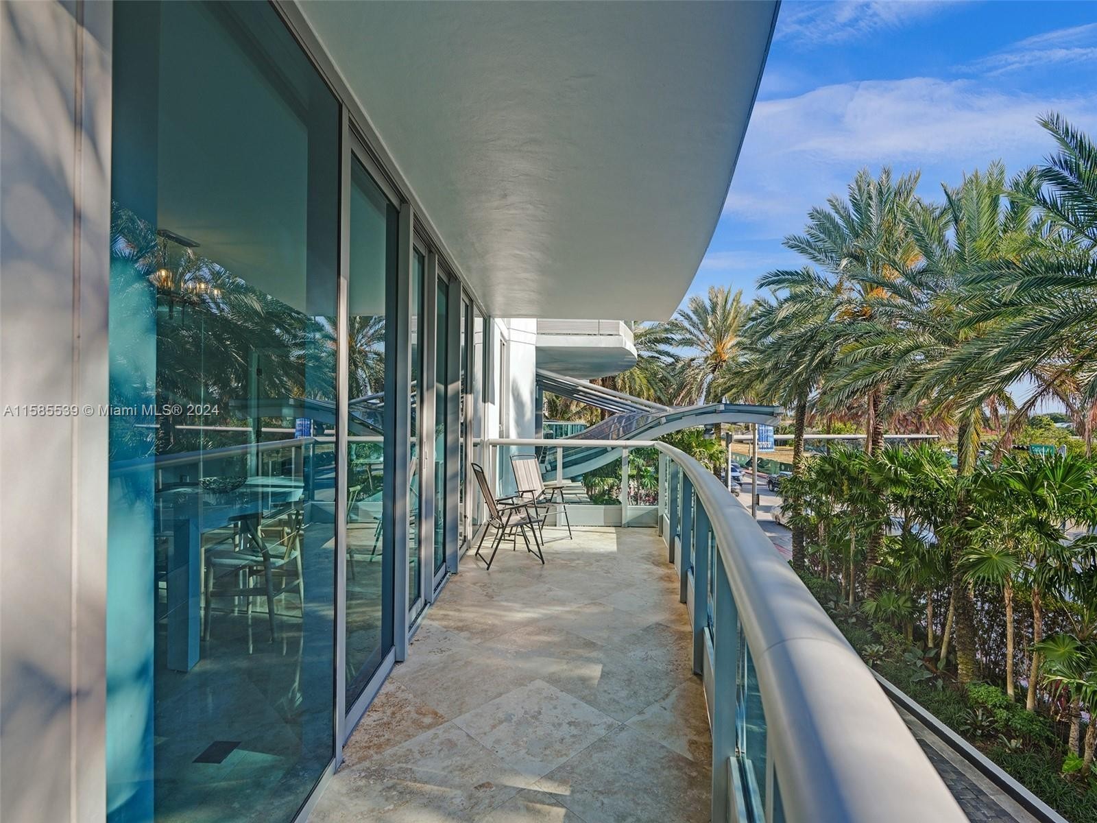 32. 9401 Collins Ave