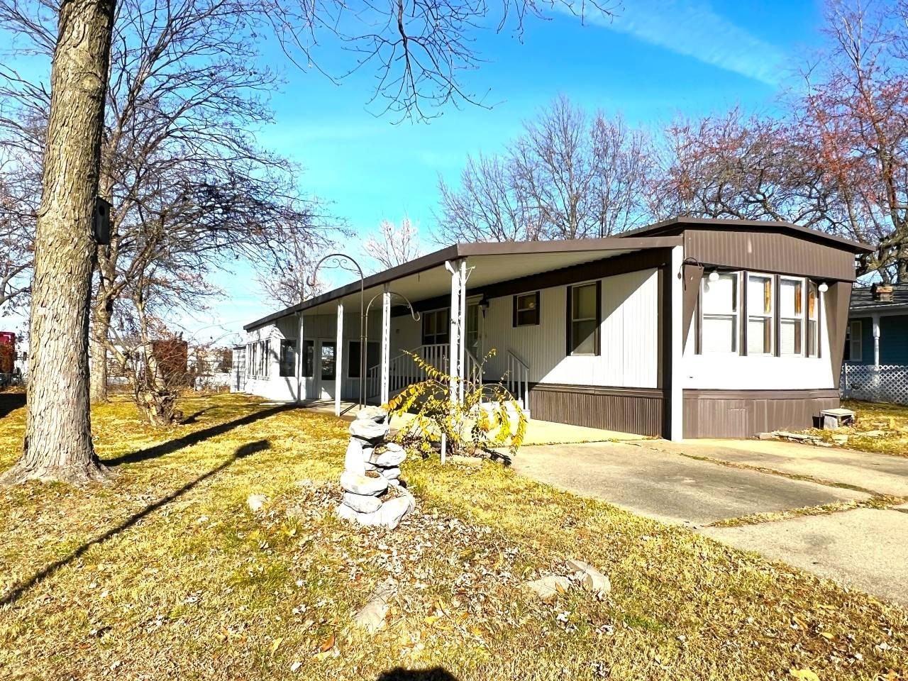1. 202 W. Glenwood St. Leased Land Mobile Home Only Being Sold.