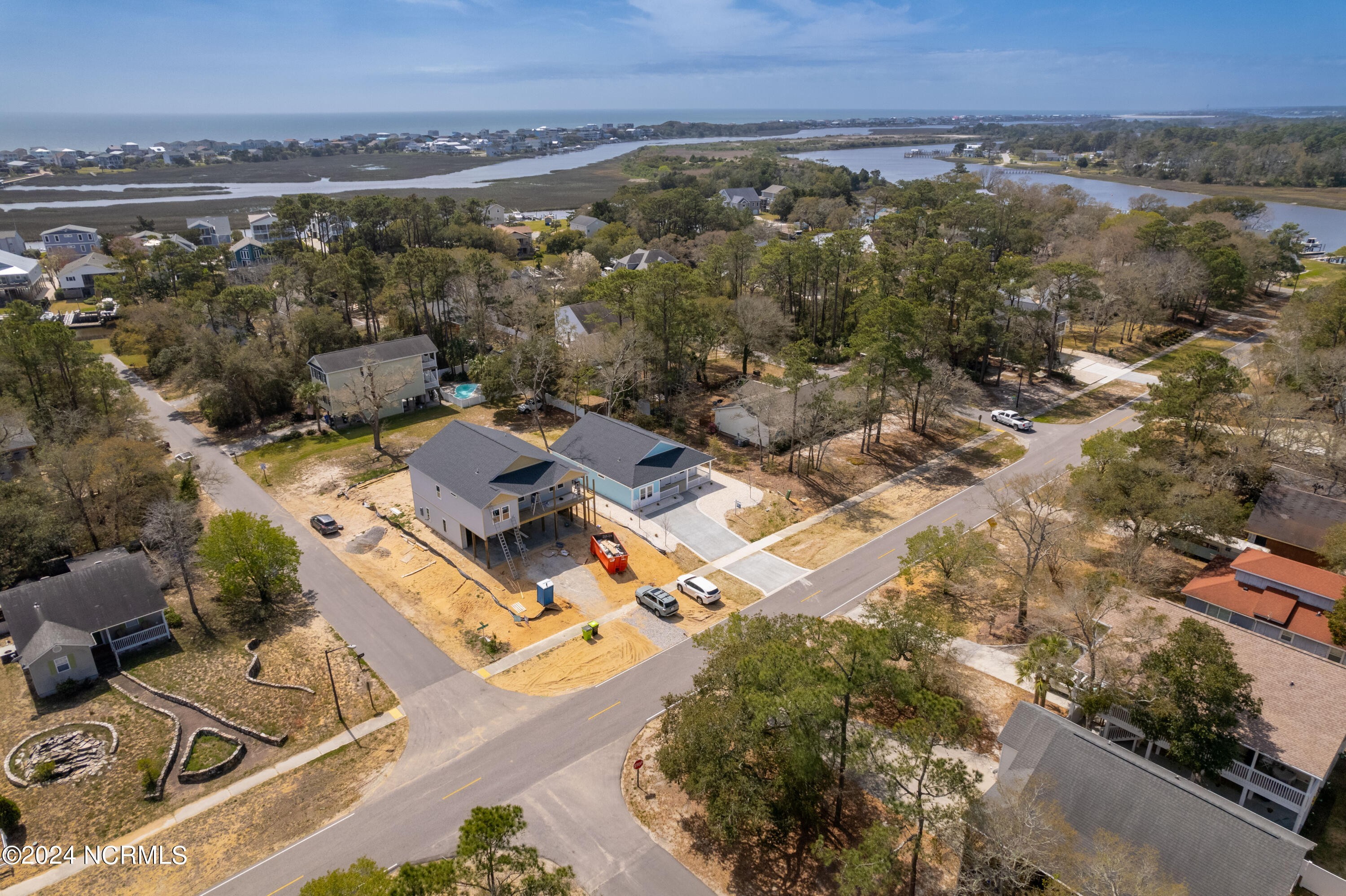 41. 2903 W Oak Island Drive