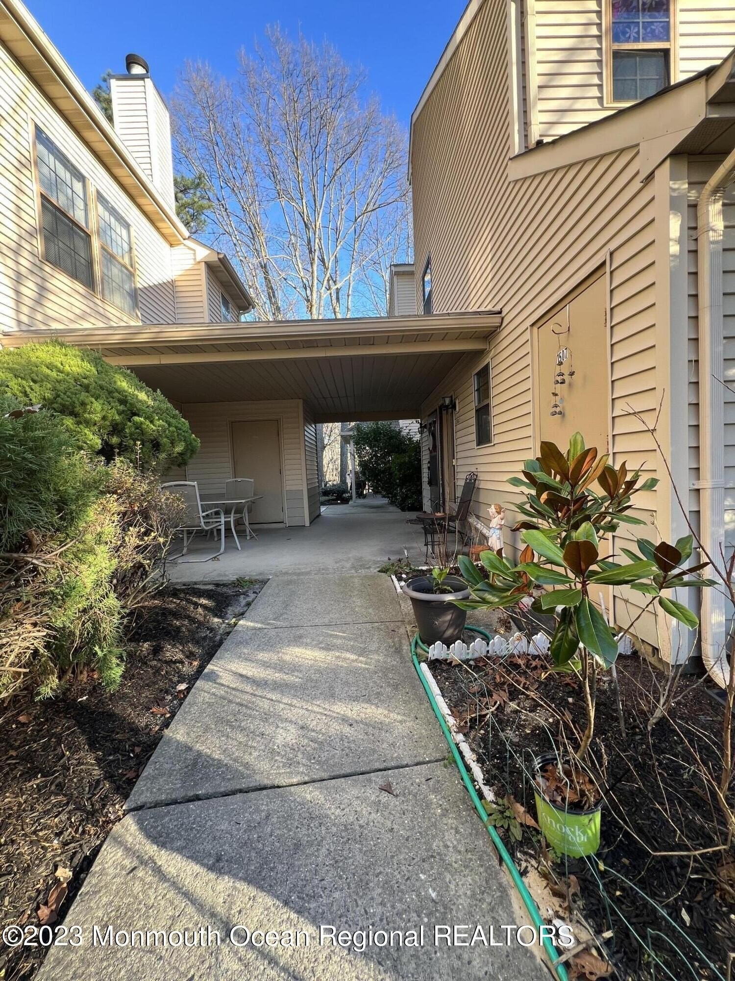 27. 1507 Dahlia Court