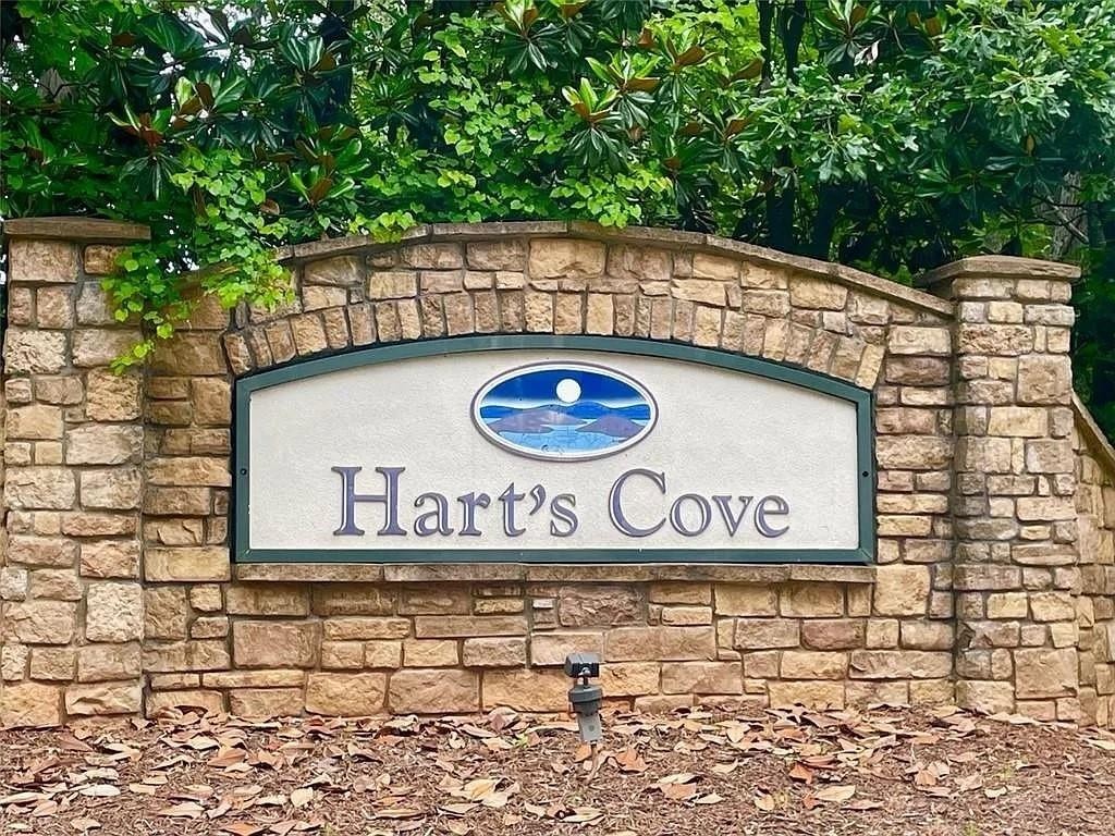 21. 313 Harts Cove Way