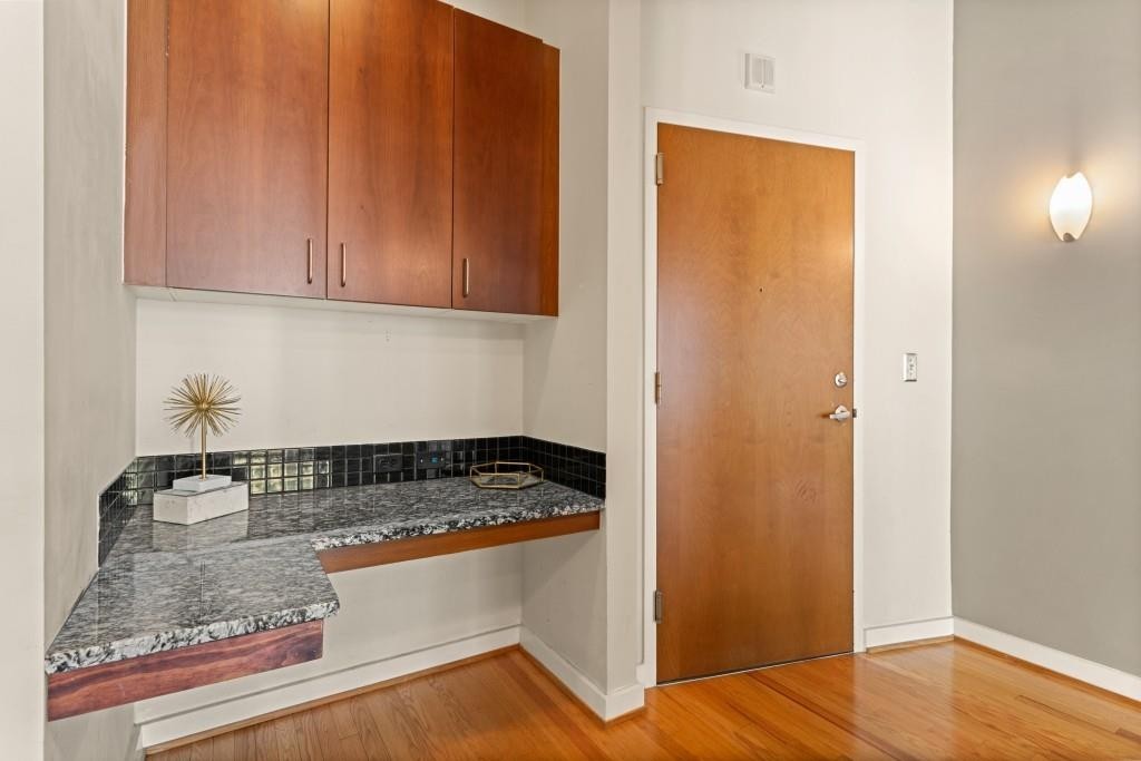 3. 943 Peachtree Street NE