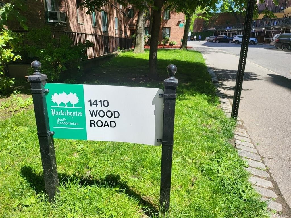 2. 1410 Wood Road
