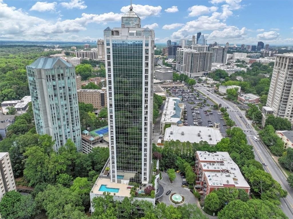 49. 2828 Peachtree Road NW