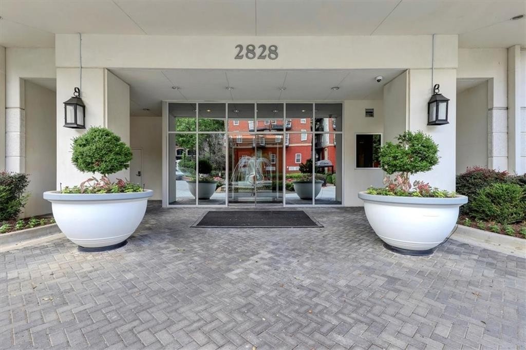 40. 2828 Peachtree Road NW