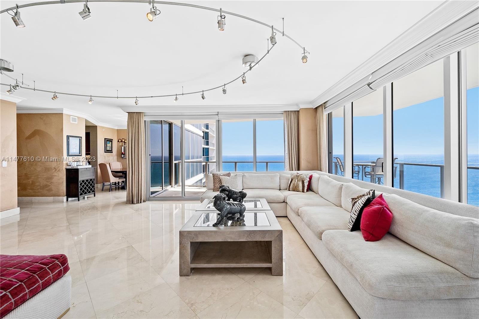 2. 3101 S Ocean Dr