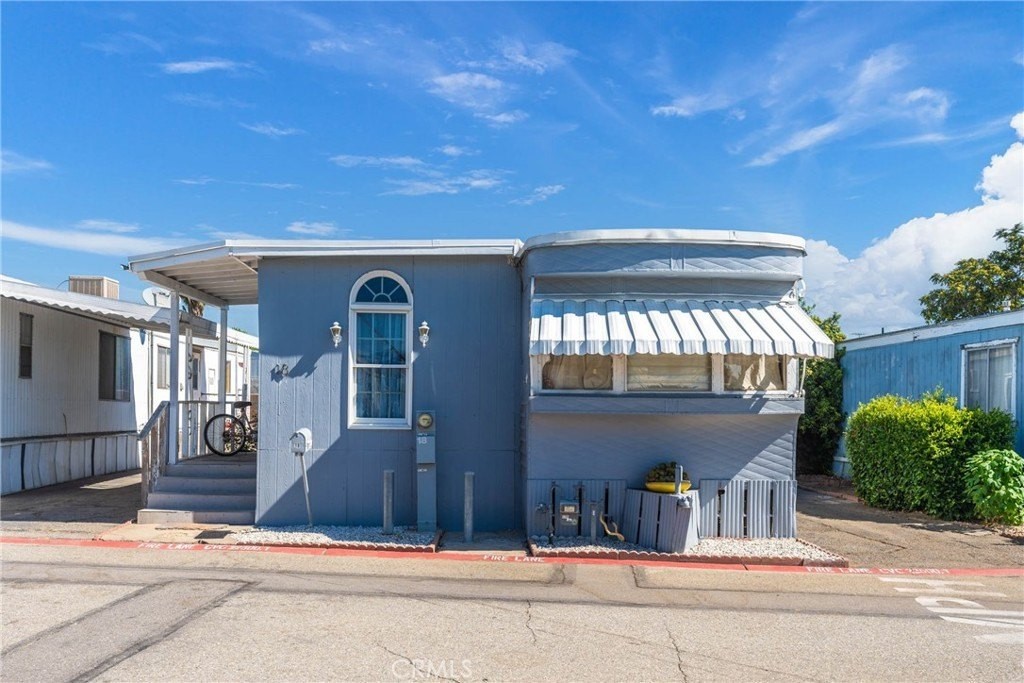 1. 750 E Rialto Avenue