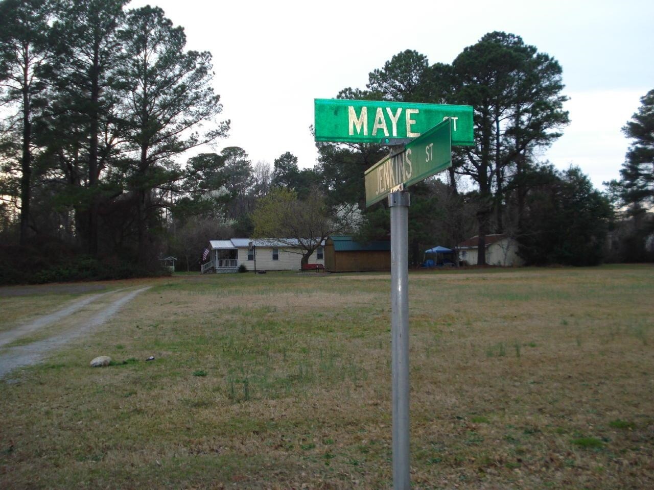 8. 0 Maye Street