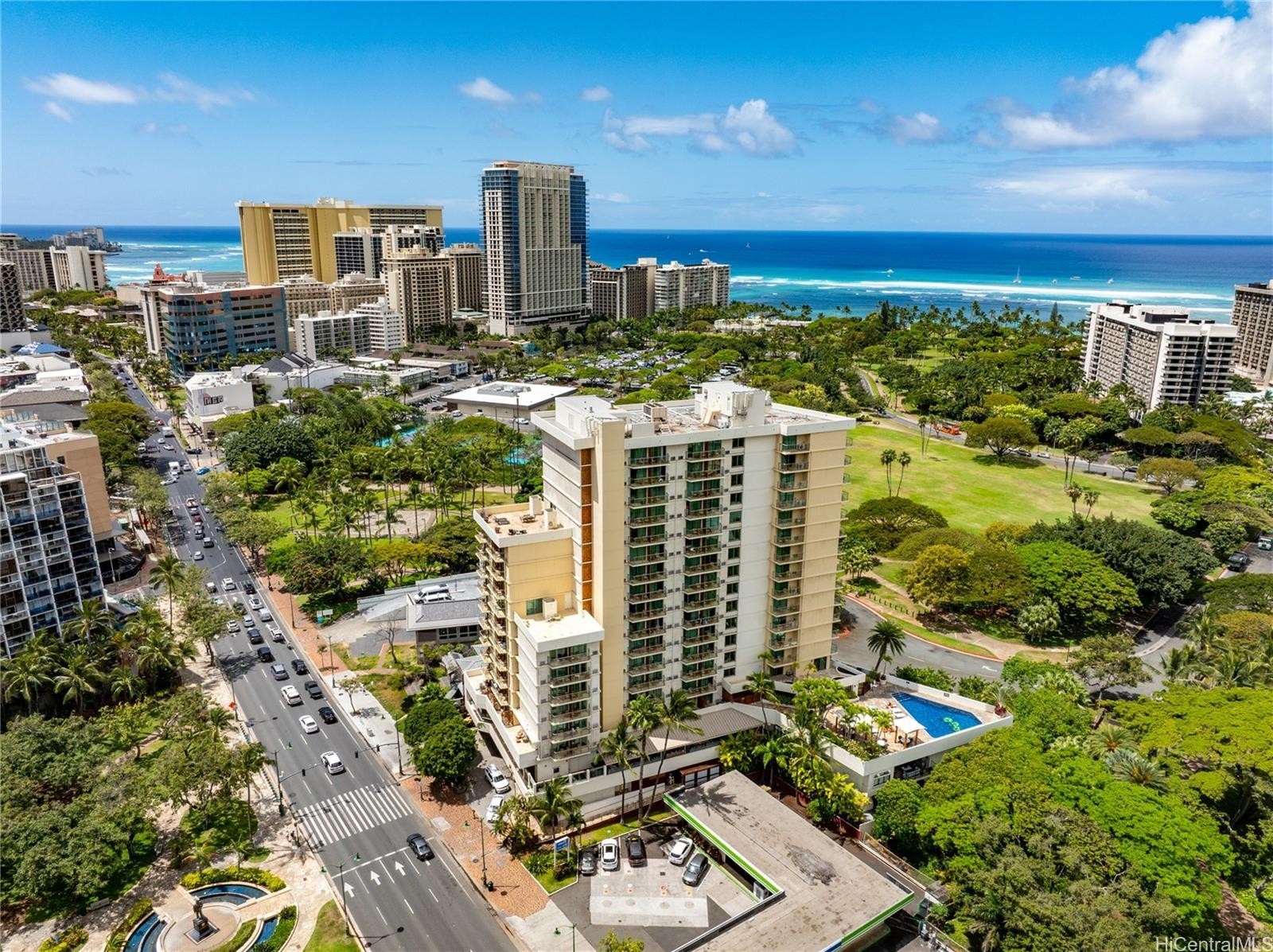 22. 2045 Kalakaua Avenue