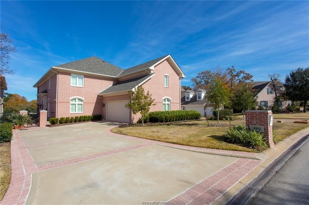 44. 4760 Stonebriar Circle