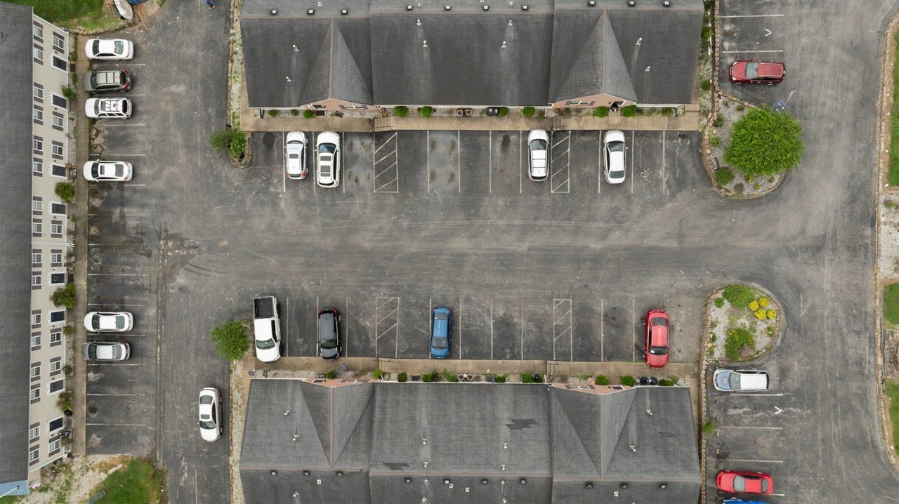 9. 1956, 1960,1964 Stonehenge Avenue