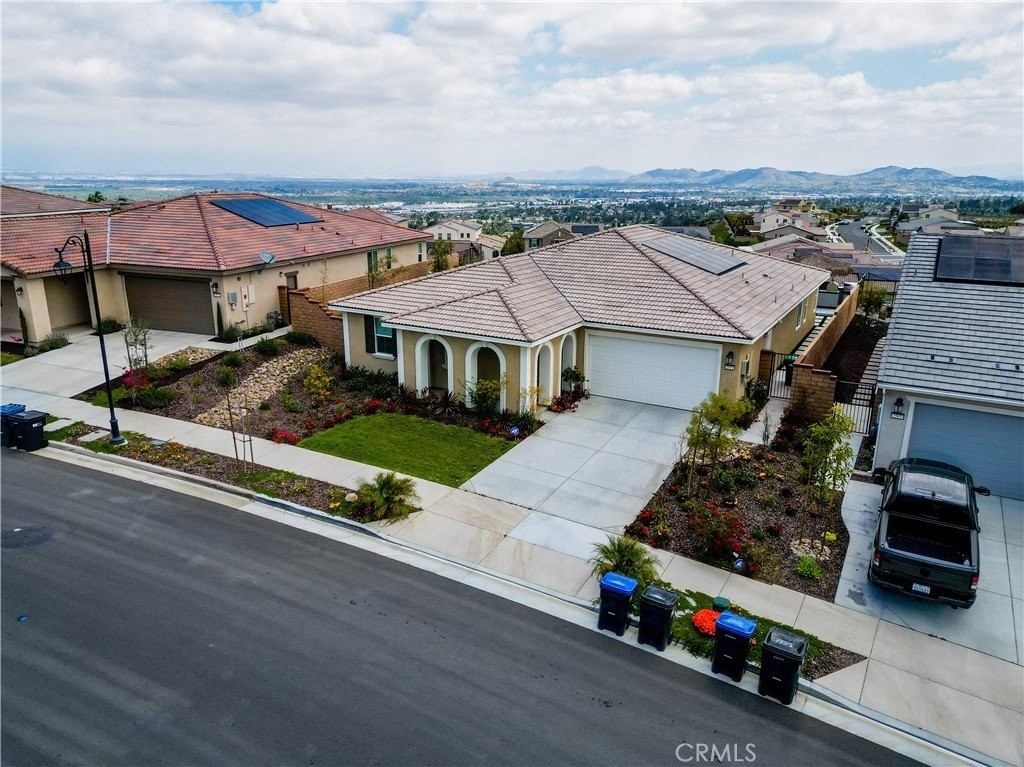 2. 2521 Santa Fiora Drive