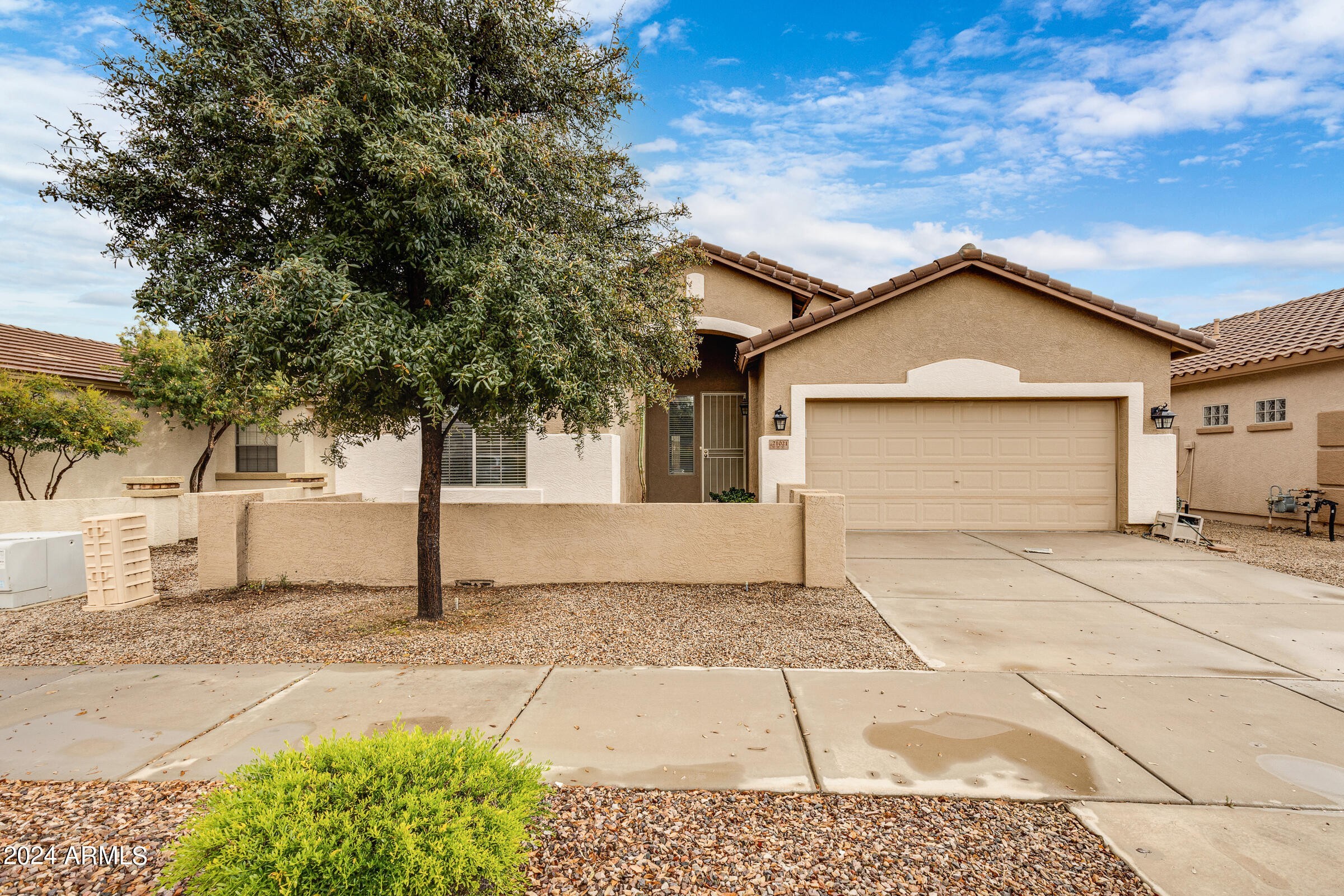 1. 21021 E Desert Hills Circle