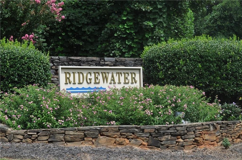 1. 5742 Ridgewater Circle