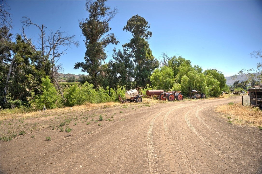 14. 9643 Santa Rosa Road