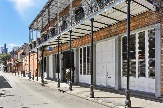 2. 921 Chartres Street