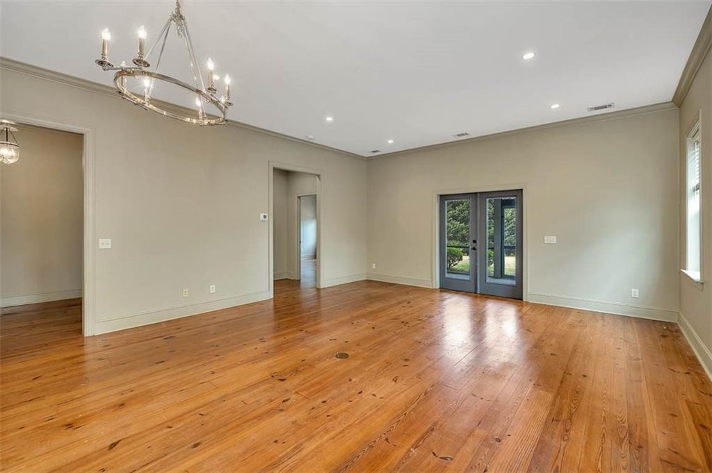 4. 10 Pipewood Place