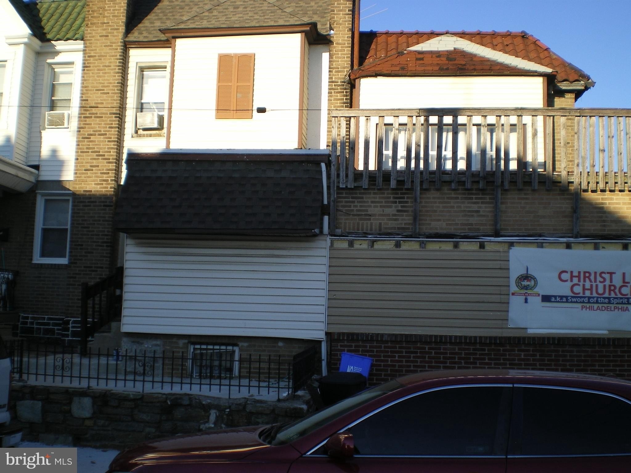 1. 961 Marcella Street