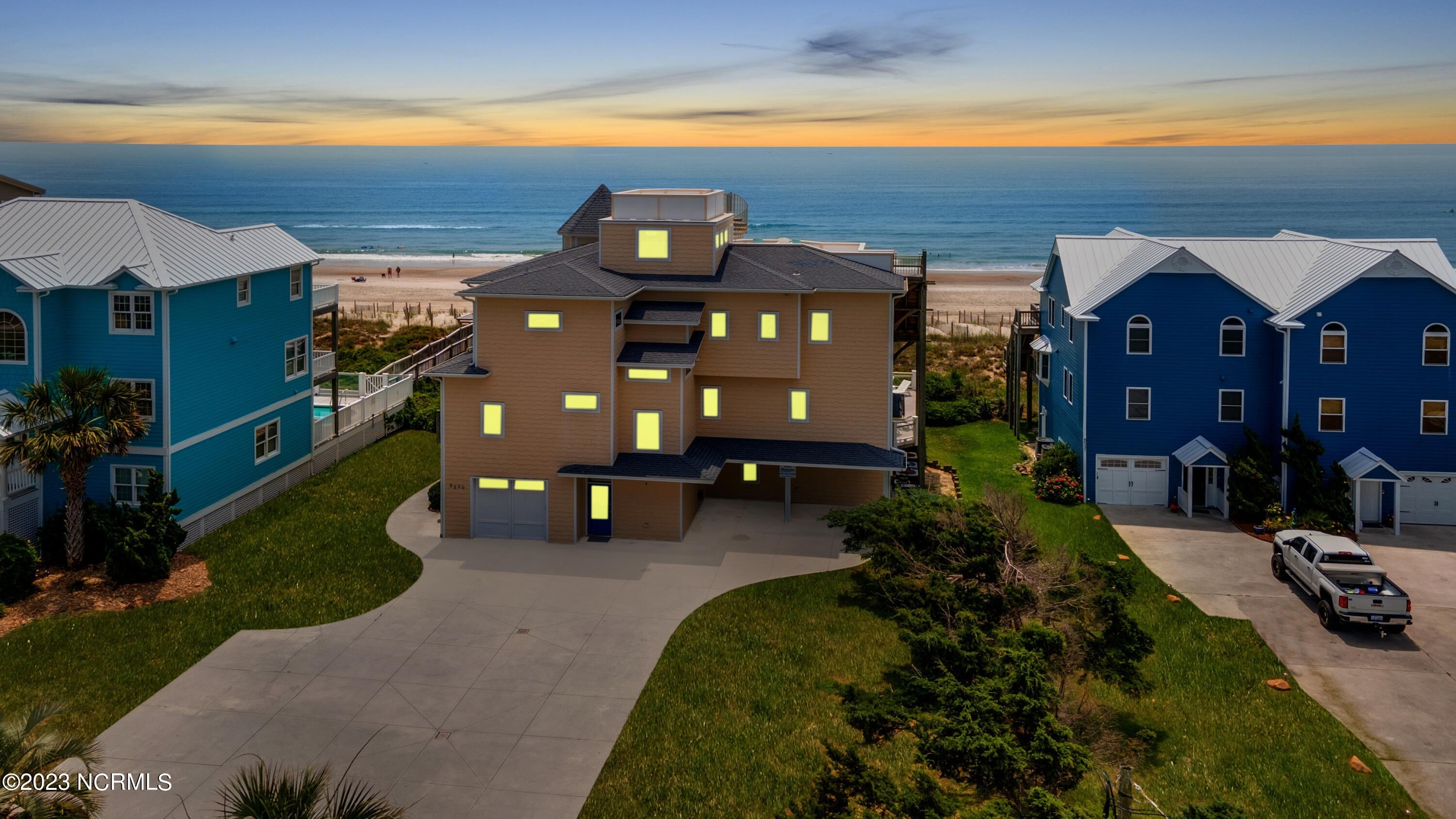 44. 8529 Ocean View Drive