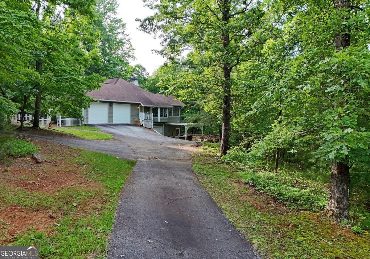 15. 295 Chattahoochee Glen Road