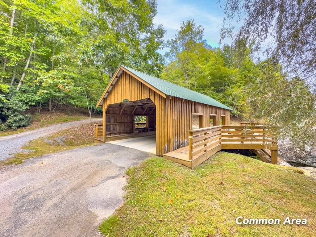 41. 652 Covered Bridge Trl