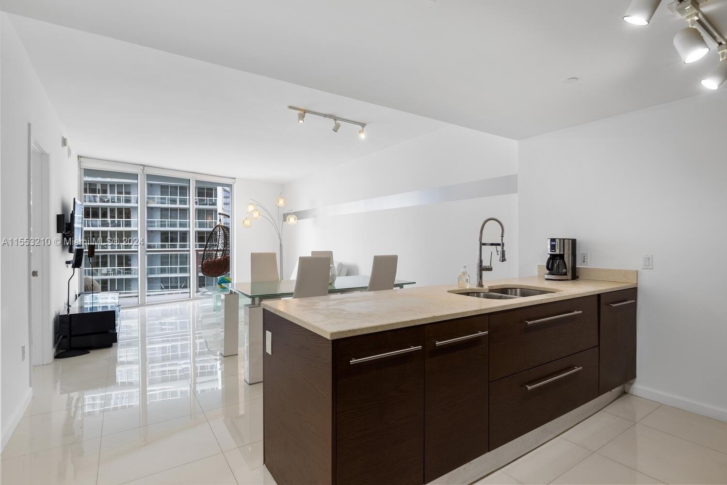 4. 475 Brickell Ave