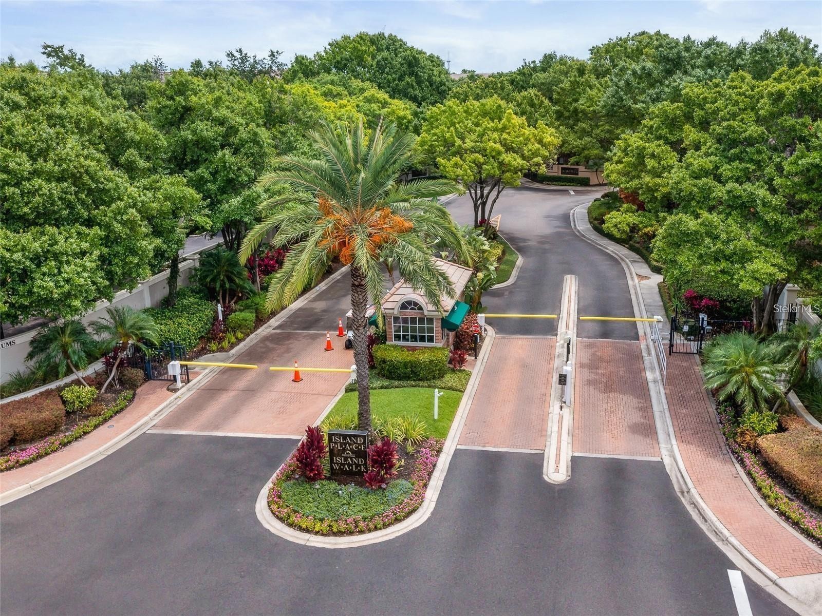 1. 736 Coral Reef Drive